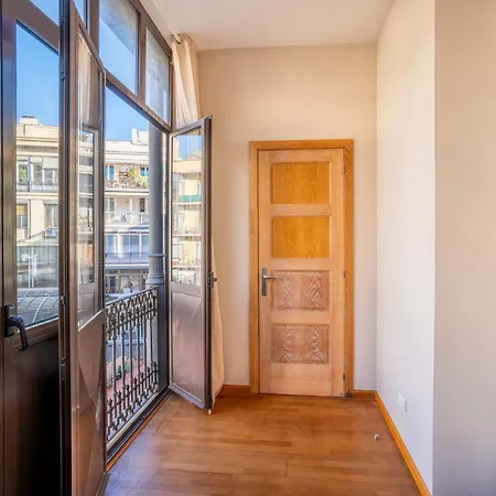Elegant 3-bedroom In The Heart Of Bcn Apartment *