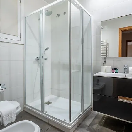 Elegant 3-bedroom In The Heart Of Bcn * Barcelona