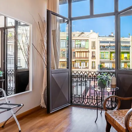 Elegant 3-bedroom In The Heart Of Bcn *